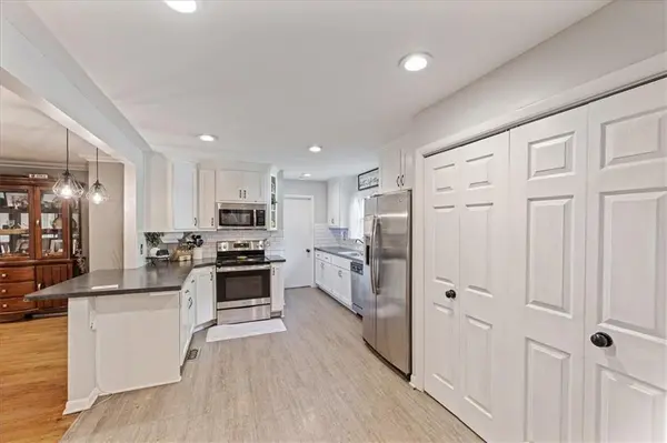 5729 PARALLEL Pkwy, Kansas City, KS 66104