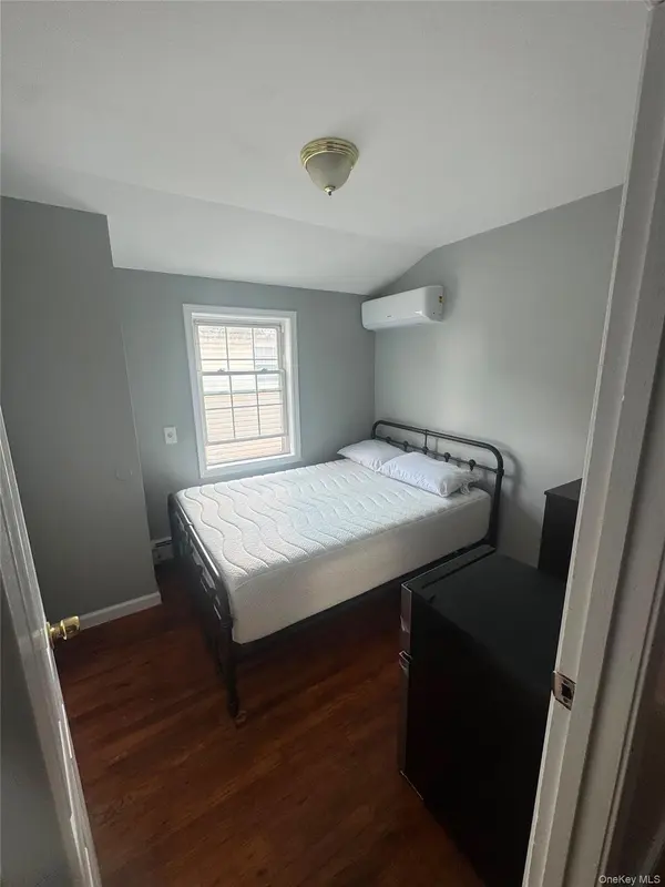 Address not disclosed, Jamaica, NY 11433