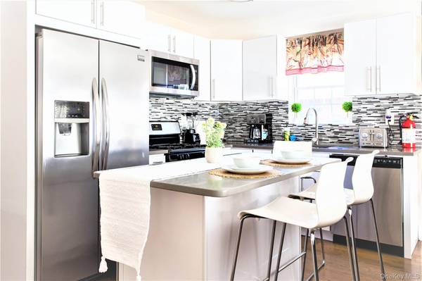 Address not disclosed, Rosedale, NY 11422