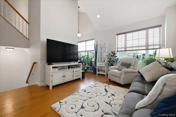 281 Spring DR, East Meadow, NY 11554