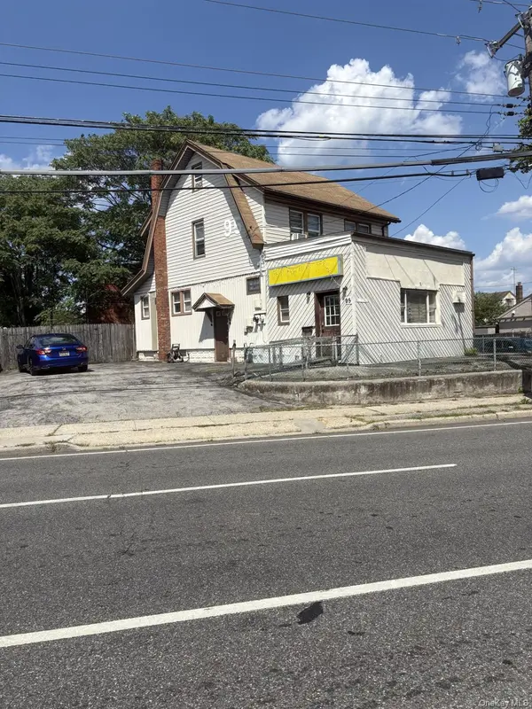 95 Franklin AVE, Valley Stream, NY 11580