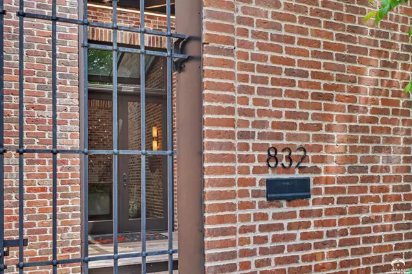832 Ohio ST, Lawrence, KS 66044