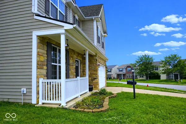 3325 Lake Stream DR, Columbus, IN 47201