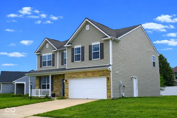 3325 Lake Stream DR, Columbus, IN 47201