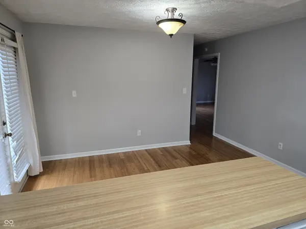 2932 High Acres East ST, New Palestine, IN 46163