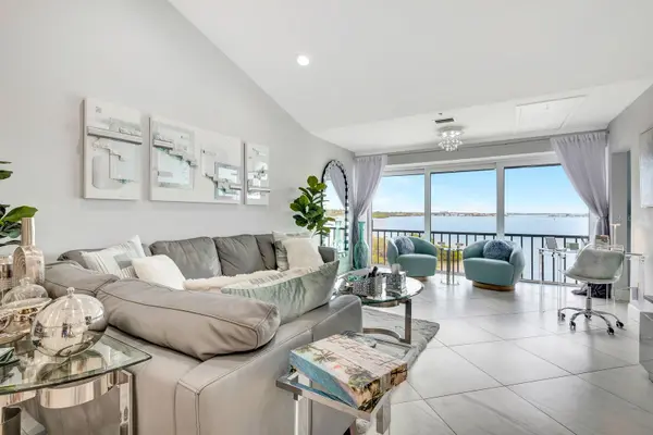 1602 STICKNEY POINT RD #404, Sarasota, FL 34231