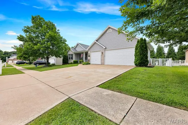 228 Highland Meadows DR, Wentzville, MO 63385