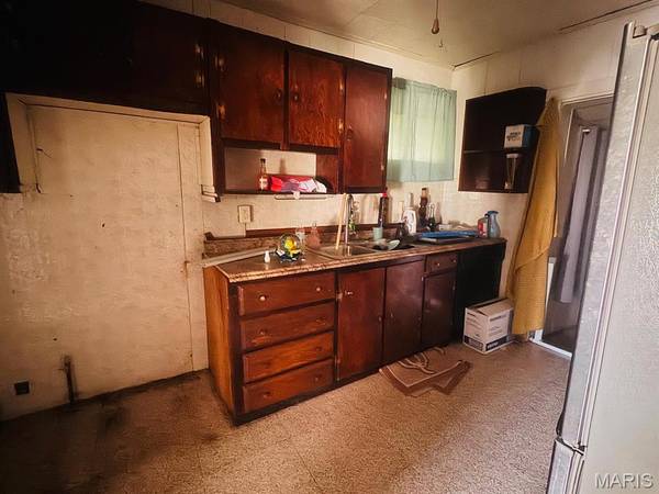 7127 Virginia AVE, St Louis, MO 63111