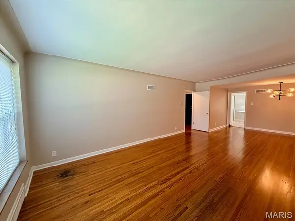 8722 Delmar BLVD #1W, University City, MO 63124
