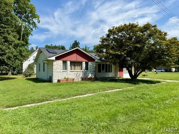 207 Pine ST, Greenfield, IL 62044