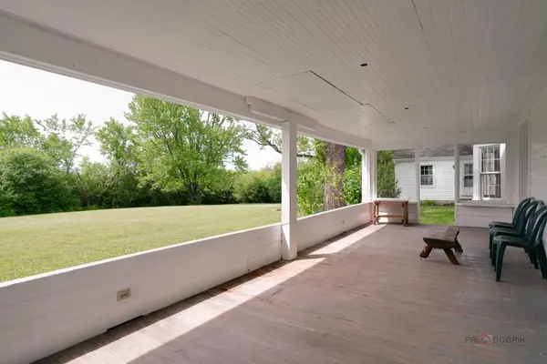 30128 N Saint Marys RD, Libertyville, IL 60048