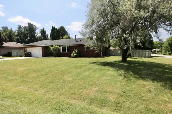 6300 Weathervane LN, Machesney Park, IL 61115