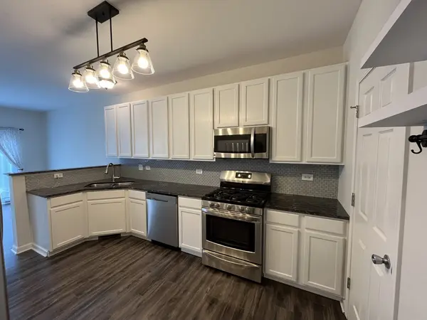 2254 Gallant Fox CIR, Montgomery, IL 60538
