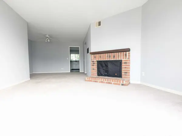 102 Steeple DR #F, Buffalo Grove, IL 60089