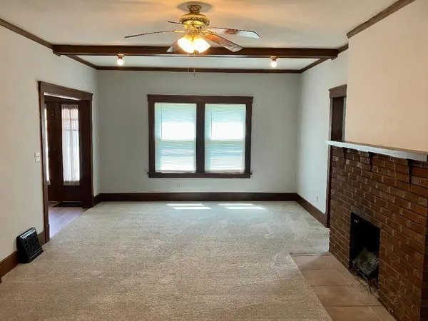 404 E McKenney ST, Dixon, IL 61021