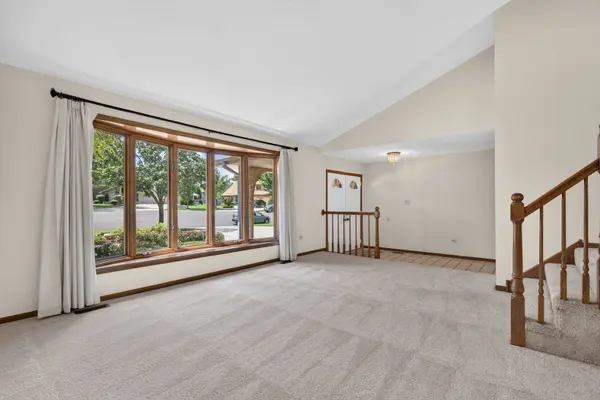 11644 Brookwood DR, Orland Park, IL 60467