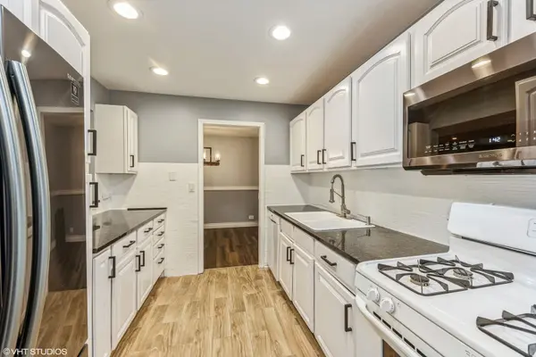 5101 CARRIAGEWAY DR #B309, Rolling Meadows, IL 60008