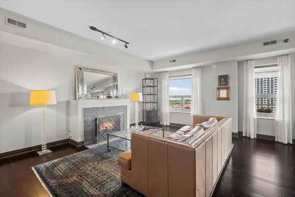 4350 N Broadway ST #1001, Chicago, IL 60613