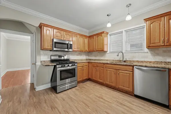 3120 Clinton AVE, Berwyn, IL 60402