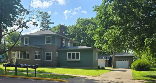 1319 3rd AVE, Mountain Lake, MN 56159
