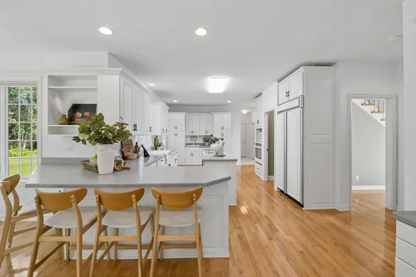 1015 W Cove LN, Minnetrista, MN 55364