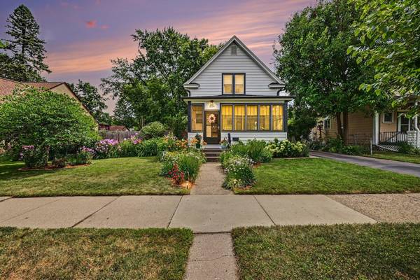 834 Stryker AVE, Saint Paul, MN 55107