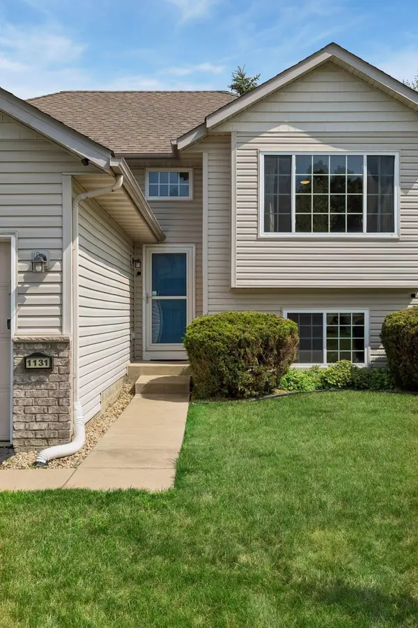1131 Village ST SE, New Prague, MN 56071