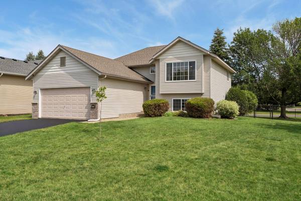 1131 Village ST SE, New Prague, MN 56071