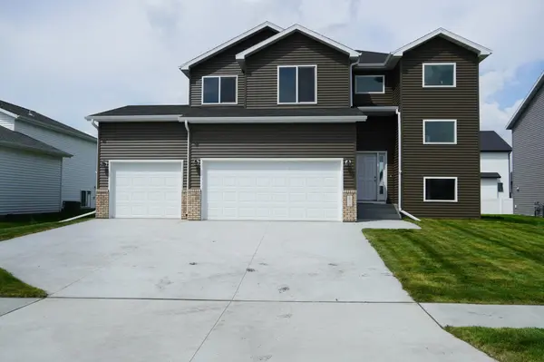 5816 James DR W, West Fargo, ND 58078