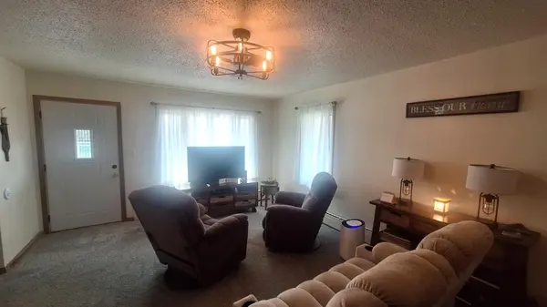 1201 Mountain AVE, Walhalla, ND 58282