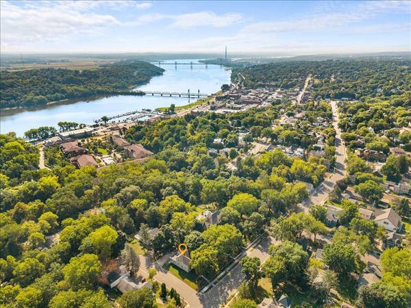 921 4th ST N, Stillwater, MN 55082