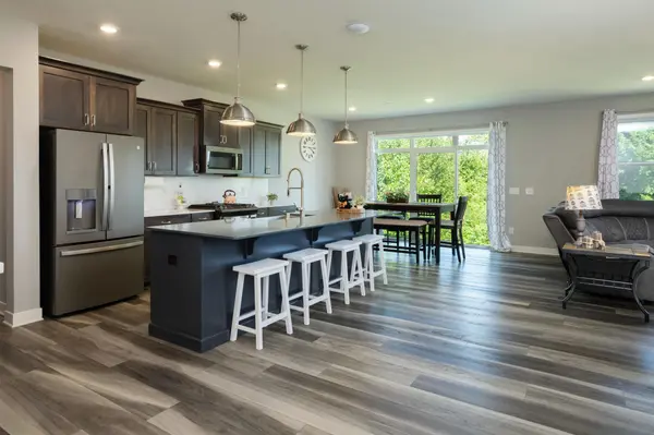 1237 Maple LN, Carver, MN 55315