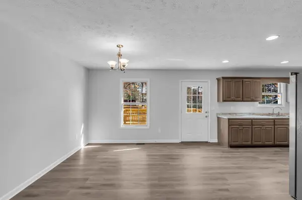 53 Sunset Falls Rd, Tullahoma, TN 37388