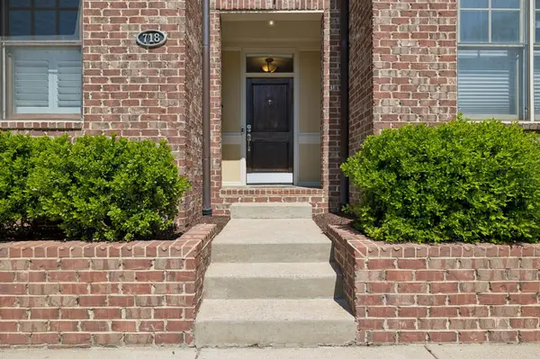 718 4th Ave #N, Nashville, TN 37219