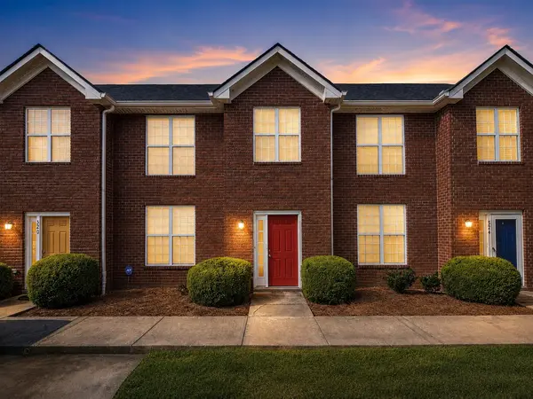 522 S 1st St, Clarksville, TN 37040
