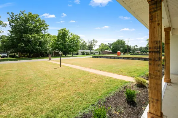 813 Brookhaven Cir, Shelbyville, TN 37160