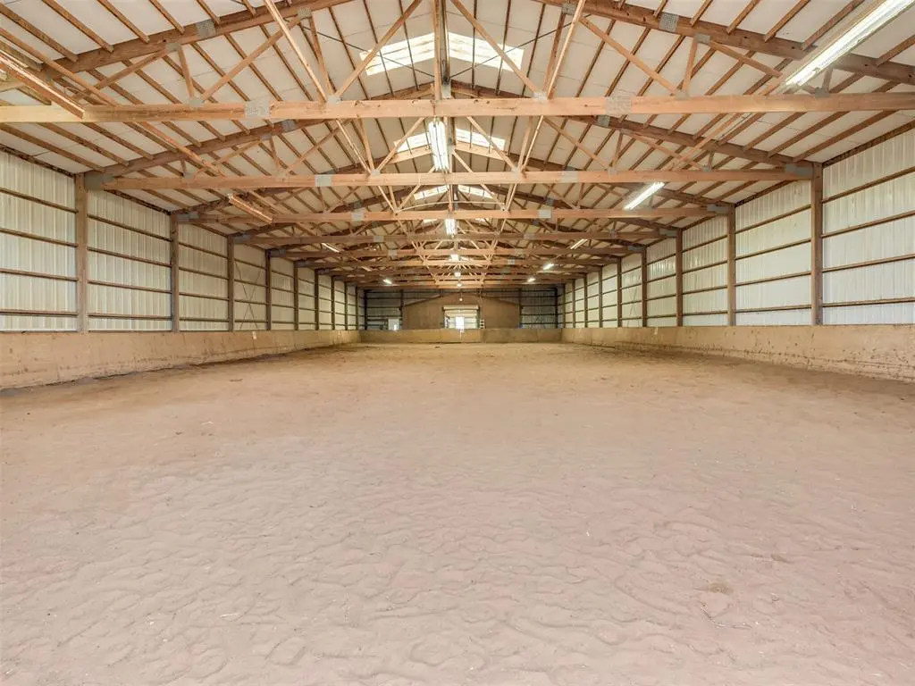 4200 E Cedar LN, Noble, OK 73068