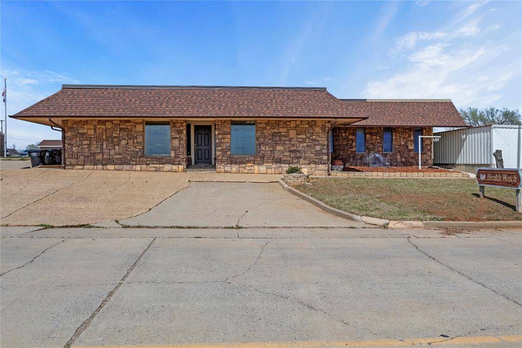 221 W Main ST, Hydro, OK 73048