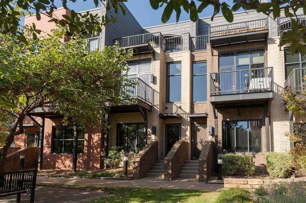 227 NE 4th ST, Oklahoma City, OK 73104