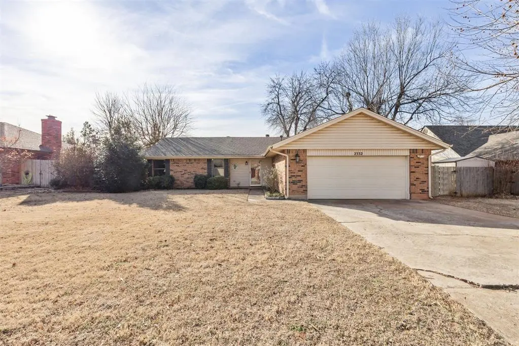 2332 Appleway ST, Edmond, OK 73013