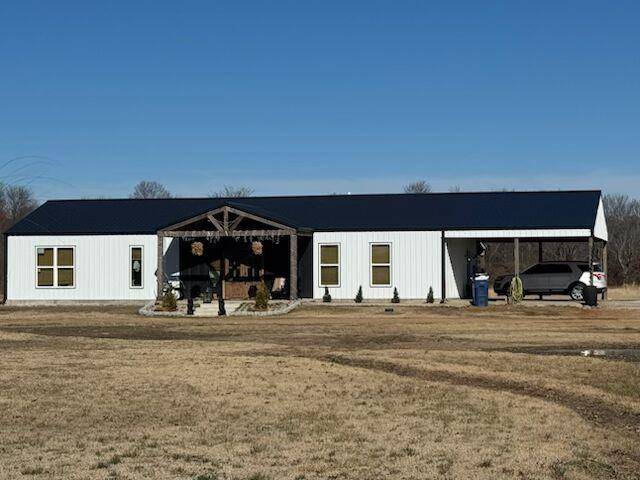 15675 Hackberry RD, Henryetta, OK 74437