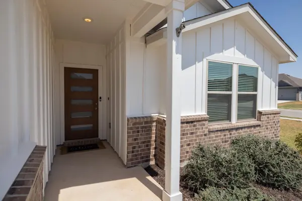 129 Maybelline RD, Jarrell, TX 76537