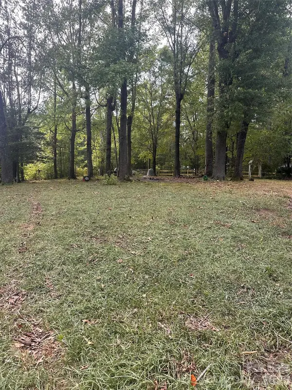 1062 Bayneswood LN, Fort Mill, SC 29707