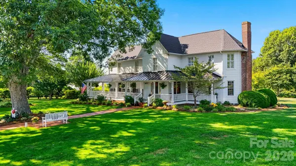 3453 Plateau RD, Newton, NC 28658
