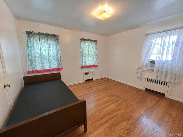 471 Eureka AVE, Elmont, NY 11003