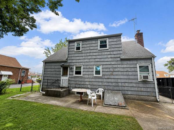 471 Eureka AVE, Elmont, NY 11003