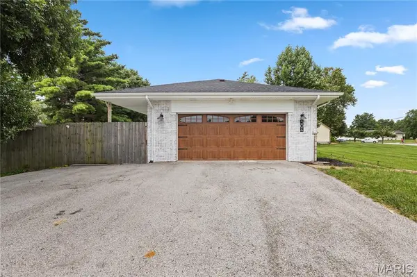 504 Wren AVE, Manchester, MO 63021
