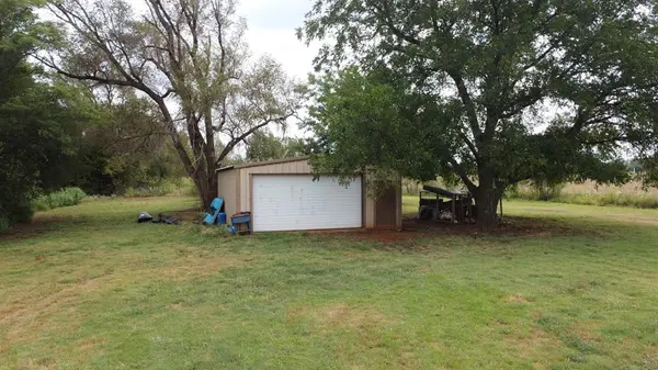 12004 N 2110 RD, Dill City, OK 73641