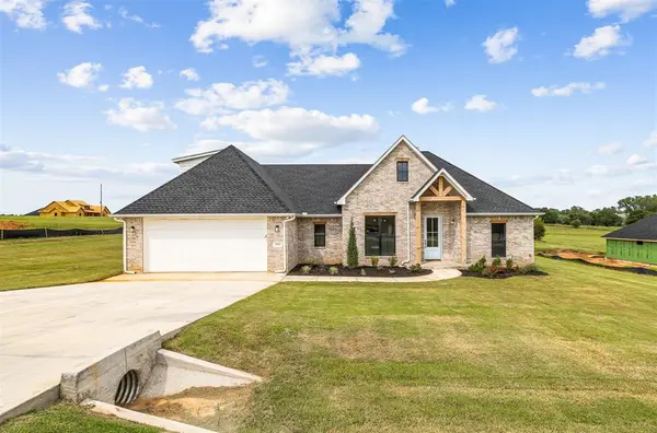 2442 Canyon CIR, Blanchard, OK 73010