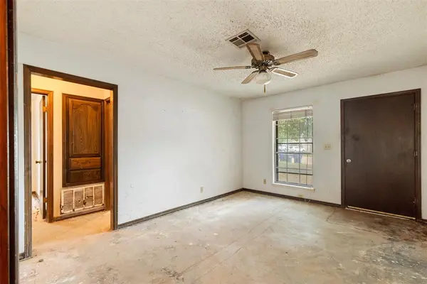 613 W Greenwood CT, Mustang, OK 73064